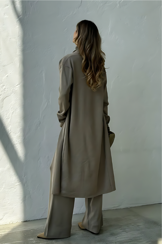 Helena™ | Set of 3 Classic Outfits