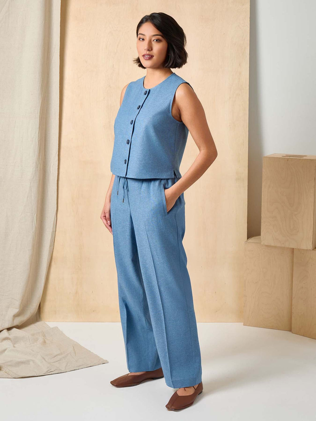 Sleeveless Button Front Top, Crossdye Linen Blend