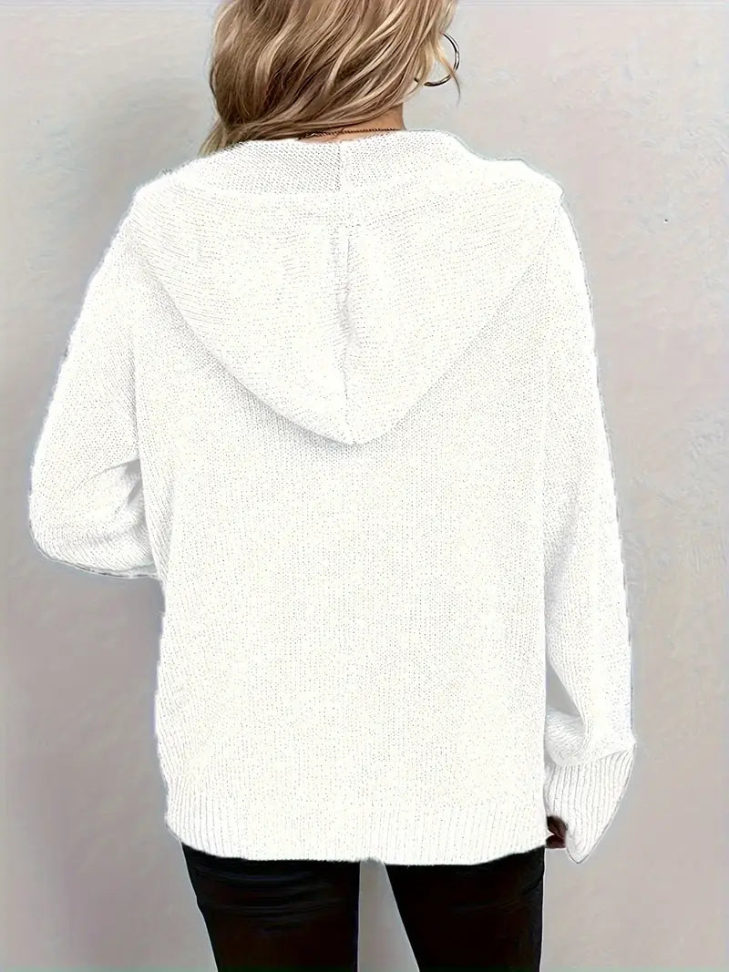 Suthida – Elegant Sweater with Long Sleeves, Hood, and Buttons